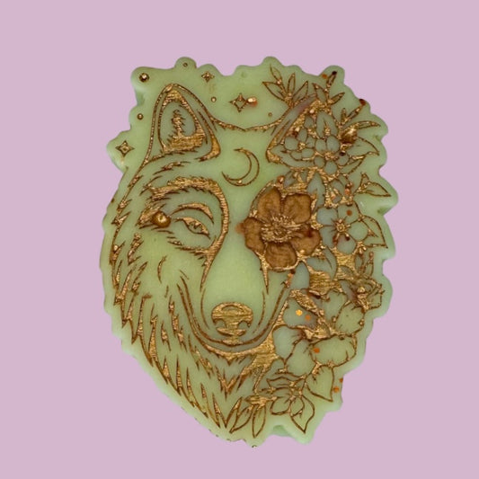 Lenny Sandalwood & Eucalyptus Flower Wolf Shape