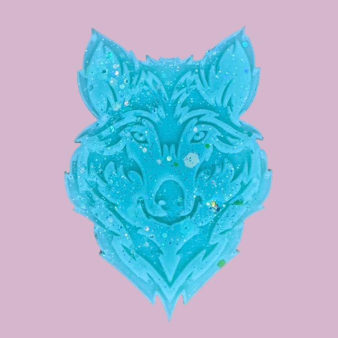 Tinsel In A Twist Wolf Shape