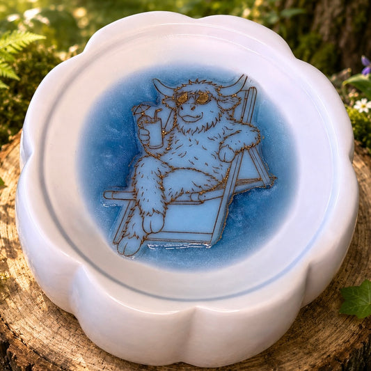 Highland Cow Sunbathing Shape