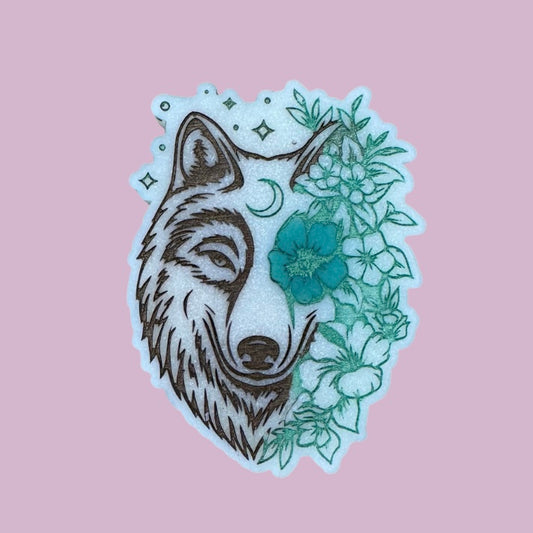 Marshmallow & Wild Mint Flower Wolf Shape